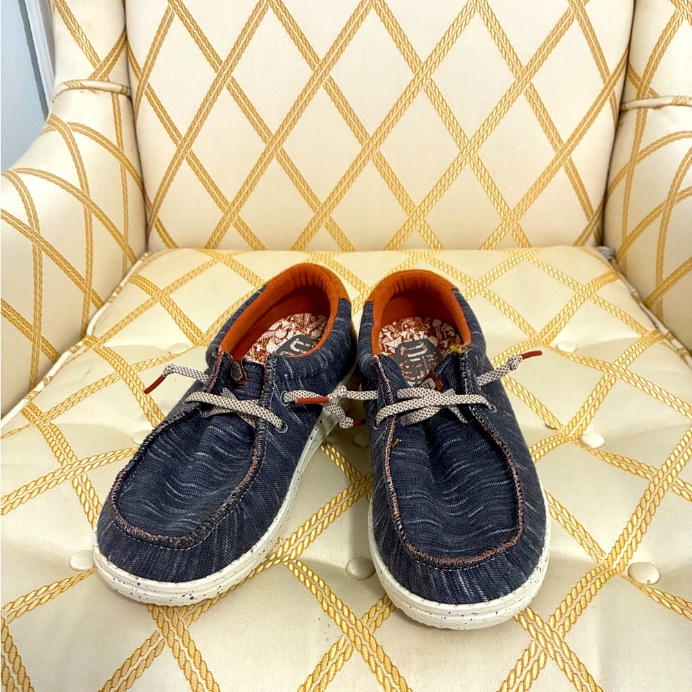 Boy’s Casual Shoes Hey Dudes “Wally Youth Jersey Charcoal” Big Boy Size 3